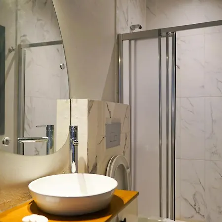 Bed & Breakfast Beer Station